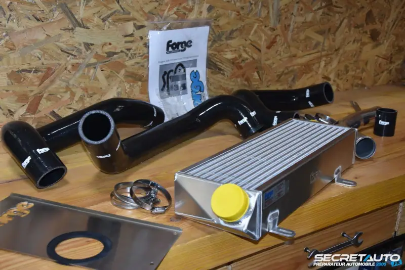 Intercooler Forge Motorsport FMINT208GTI
